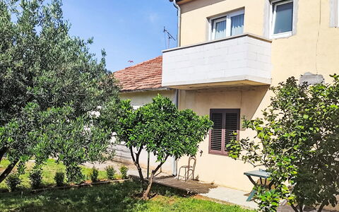 Zadar 2: Græs, Hus, Landdistrikt, Sommerhus, Tag, Hjem, Landskab, Almindeligt, Land Lot