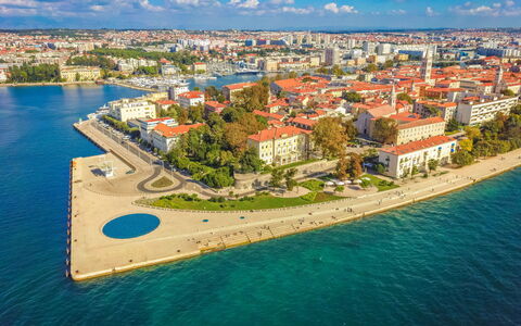 Zadar 2: Græs, Hus, Landdistrikt, Sommerhus, Tag, Hjem, Landskab, Almindeligt, Land Lot