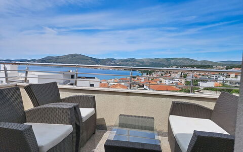 Trogir Okrug Gornji 259: Græs, Hus, Landdistrikt, Sommerhus, Tag, Hjem, Landskab, Almindeligt, Land Lot