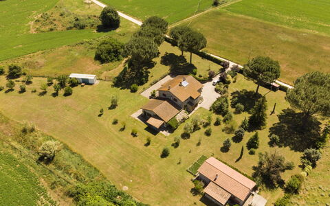 Tuscia Prestige: Græs, Hus, Landdistrikt, Sommerhus, Tag, Hjem, Landskab, Almindeligt, Land Lot