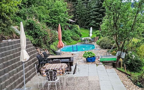 Černý: Have, Busk, Udendørs Møbler, Møbel, Flise, Stol, Backyard, Bunddække, Skygge