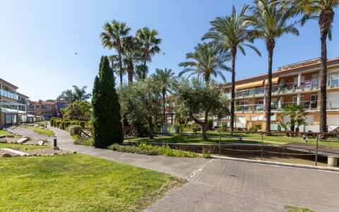 Almansa: Svømmepøl, Boligområde, Urban Design, Menneskelig Bosættelse, Hjem, Estate, Lejlighed, Udvej, Ejerlejlighed, Hacienda