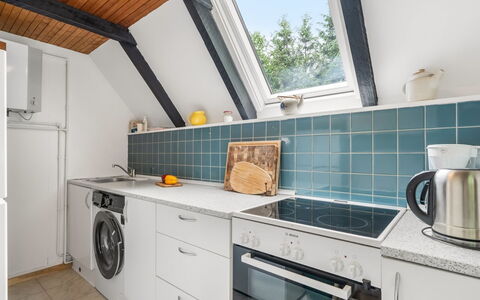 Kaija - from the Sea: Køkken, Gulvbelægning, Større Bandage, Sanitærarmatur, Countertop, Loft, Etage, Indretning, Køkken Apparat, Tap