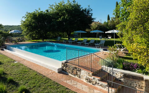 Villa Santa Barbara: Svømmepøl, Blå, Udvej, Eco Hotel, Skygge, Have, Water Feature, Hacienda, Estate, Udendørs Møbler