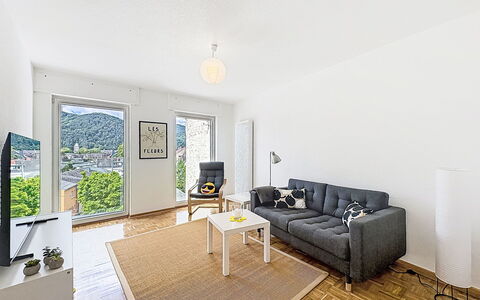 Cozy Home Lahnstein: Møbel, Indretning, Gulvbelægning, Etage, Couch, Loft, Værelse, Stue, Lejlighed, Bord