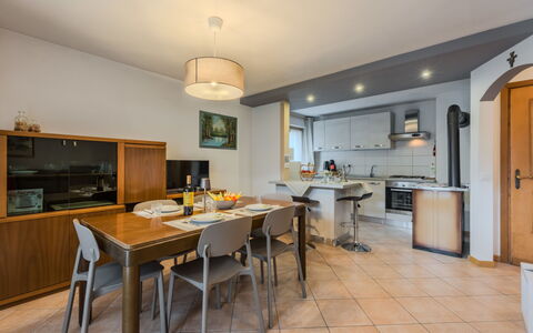 Casa Roby: Møbel, Indretning, Køkken, Countertop, Gulvbelægning, Loft, Etage, Værelse, Køkken & Spisebord, Cabinetry