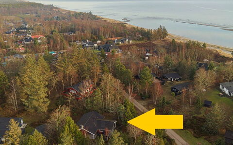Ferdine - from the Sea: Boligområde, Landskab, Land Lot, Menneskelig Bosættelse, Sommerhus, Landsby, Forstad, Luftfotografering, Estate, Fugleperspektiv