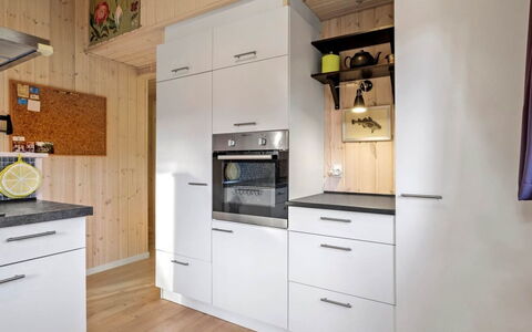 Ferdine - from the Sea: Køkken Apparat, Køkken, Større Bandage, Cabinetry, Gulvbelægning, Træ, Countertop, Indretning, Husholdningsapparat, Etage