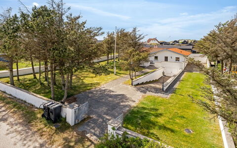 Senija - 175M from the Sea: Boligområde, Landskab, Menneskelig Bosættelse, Hjem, Forstad, Estate, Landscaping, Have, Indkørsel, Walkway