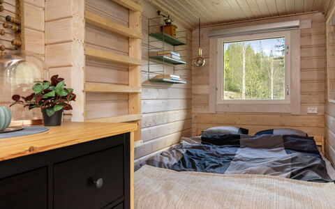 Villa Kaidanjylhä: Himmel, Møbel, Træ, Udendørs Møbler, Bord, Stol, Sky, Udendørs Bord, Hårdttræ, Planke