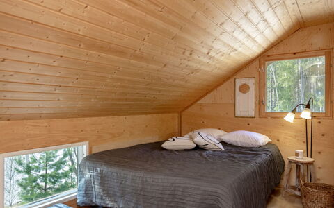 Villa Kaidanjylhä: Himmel, Møbel, Træ, Udendørs Møbler, Bord, Stol, Sky, Udendørs Bord, Hårdttræ, Planke