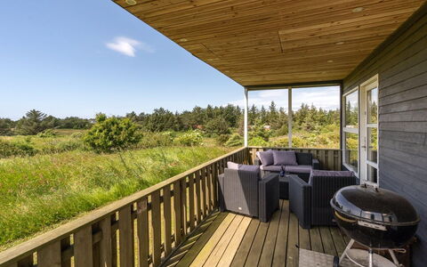Solveig - 1.5Km from the Sea: Bygning, Hus, Vindue, Hjem, Tag, Boligområde, Busk, Sommerhus, Land Lot