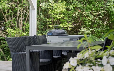 Stig - 1.1Km from the Sea: Udendørs Møbler, Møbel, Have, Udendørs Bord, Skygge, Gårdhave, Udendørs Struktur, Stol, Backyard, Landscaping
