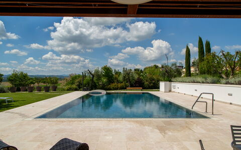 Villa Mulberry Garden - Esclusiva con Piscina Priv: Svømmepøl, Kompositmateriale, Flise, Skygge, Udvej, Have, Landscaping, Water Feature, Flise, Udendørs Møbler