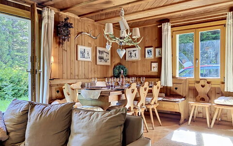 Muzzli: Træ, Møbel, Hjem, Indretning, Hus, Sommerhus, Køkken & Spisebord, Stol, Stue, Bjælkehytte