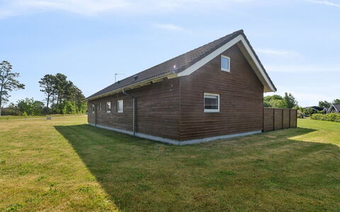 Eve - 700M from the Sea: Græs, Bygning, Hus, Tag, Hjem, Sommerhus, Landdistrikt, Land Lot, Almindeligt, Sidespor