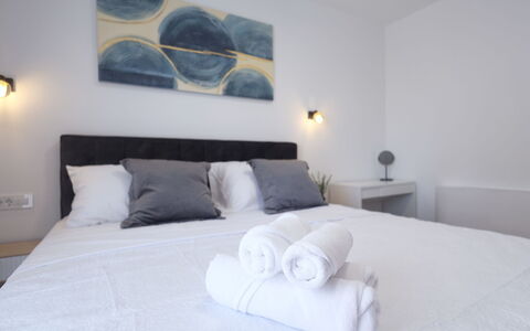 Amara: Seng, Soveværelse, Møbel, Sengetøj, Sengetøj, Bed Frame, Indretning, Etage, Throw Pillow, Pude