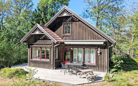 Lövekulle: Træ, Hus, Sommerhus, Hjem, Tag, Sidespor, Dør, Veranda, Garden Bygninger, Bjælkehytte