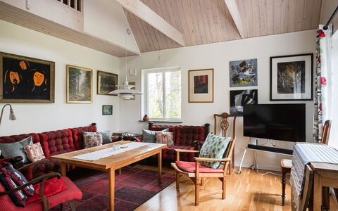 Lövekulle: Møbel, Indretning, Væg, Gulvbelægning, Træ, Etage, Loft, Couch, Stue, Værelse