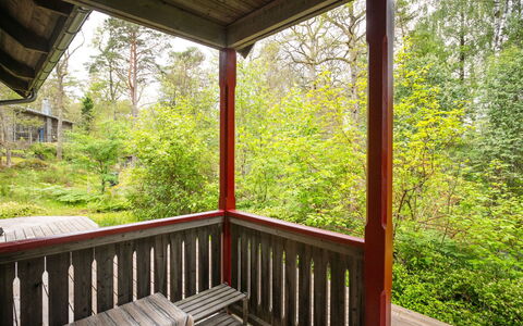 Lövekulle: Træ, Veranda, Hårdttræ, Bejdse, Dæk, Planke, Trægulve, Sommerhus, Skygge, Gelænder