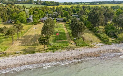 Stasia - 50M from the Sea