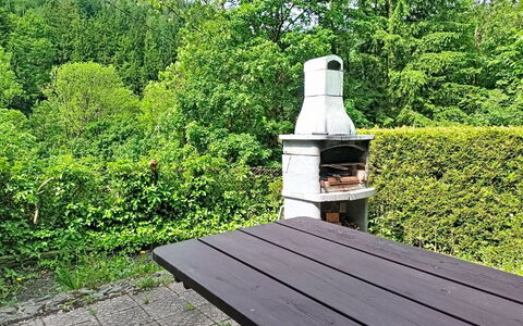 Jizera Cottage: Møbel, Udendørs Møbler, Have, Udendørs Bord, Udendørs Bench, Backyard, Lawn, Landscaping, Parkere, Gård