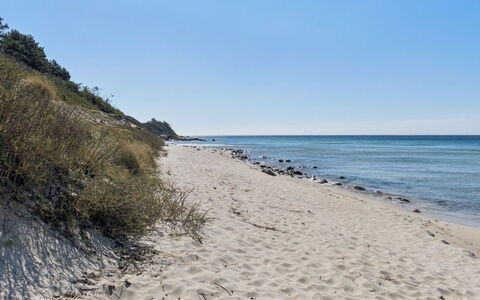 Mirzə - 180M from the Sea: Møbel, Indretning, Gulvbelægning, Etage, Loft, Værelse, Stol, Bord, Lejlighed, Køkken & Spisebord