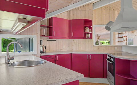 Ronna - 160M from the Sea: Indretning, Gulvbelægning, Køkken, Loft, Etage, Countertop, Hjem, Sanitærarmatur, Håndvask, Værelse