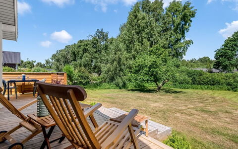 Rise - 600M from the Sea: Busk, Land Lot, Have, Sommerhus, Hårdttræ, Skygge, Lawn, Landscaping, Eng, Bejdse