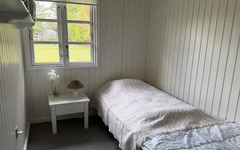 Arisa - from the Sea: Træ, Etage, Gulvbelægning, Soveværelse, Sengetøj, Seng, Sengetøj, Værelse, Bed Frame, Sengetøj