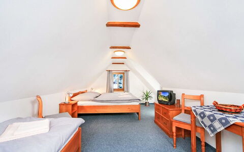 Penzion Exnar: Vindue, Arkitektur, Boligområde, Hus, Hjem, Tag, Sommerhus, Indkørsel, Forstad, Stor Mellemklassebil
