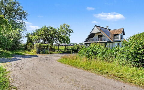Aaro - 275M from the Sea: Himmel, Grøn, Hjem, Hus, Sommerhus, Tag, Landdistrikt, Land Lot, Menneskelig Bosættelse