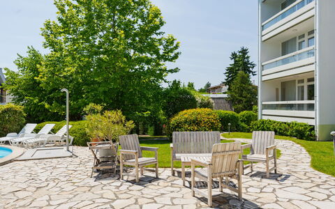 Holiday Club 3: Have, Skygge, Gård, Udendørs Møbler, Landscaping, Lawn, Udvej, Villa, Backyard