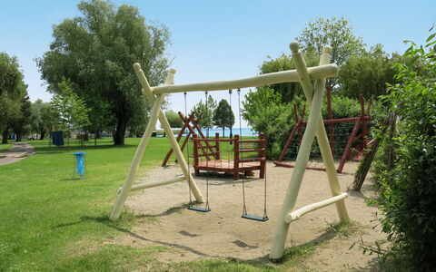 Holiday Club 3: Legepladsudstyr, Offentlige Rum, Svinge, Fritid, Legeplads, Parkere, Chute, Fritid, Legetøjsrutsjebane, Have