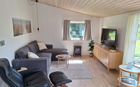 Arise - 1.5Km from the Sea: Møbel, Indretning, Gulvbelægning, Couch, Træ, Etage, Stue, Værelse, Hjem, Loft