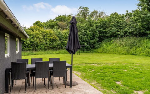 Sibyll - 1Km from the Sea: Land Lot, Have, Lawn, Skygge, Udendørs Møbler, Landscaping, Udendørs Bord, Gård, Backyard, Bejdse