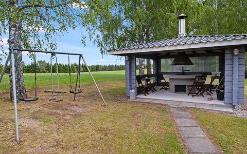 Koto: Græs, Land Lot, Tag, Skygge, Have, Lawn, Udendørs Struktur, Gård, Backyard, Landscaping
