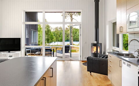 Paradiset 2: Gulvbelægning, Indretning, Trægulve, Etage, Møbel, Træ, Laminat Gulv, Køkken, Countertop, Belysning