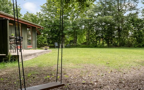 Ritte - from the Sea: Træ, Land Lot, Have, Lawn, Bagagerum, Svinge, Skygge, Parkere, Backyard, Landscaping