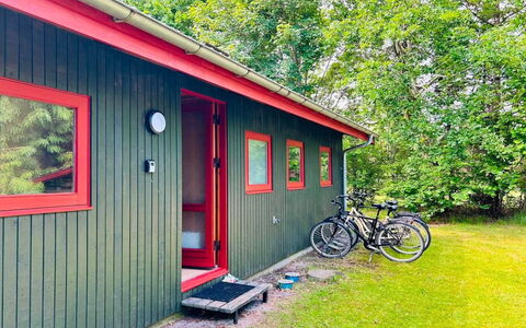 Ritte - from the Sea: Skur, Garden Bygninger, Sidespor, Maling, Bjælkehytte, Planke, Cykel, Backyard