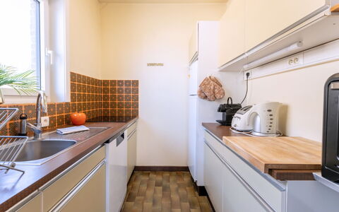 Zandstuyver Close by the Sea: Køkken, Countertop, Større Bandage, Gulvbelægning, Køkkenvask, Køkken Apparat, Sanitærarmatur, Håndvask, Indretning, Etage