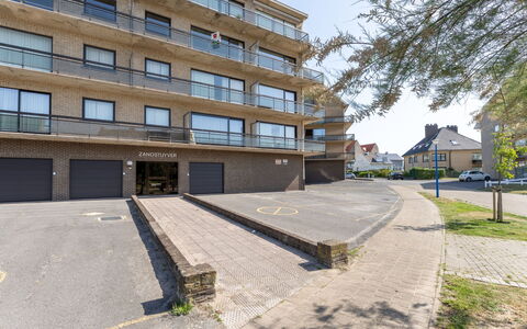 Zandstuyver with Balcony: Bygning, Lejlighed, Boligområde, Kvarter, Arkitektur, Ejerlejlighed, Menneskelig Bosættelse, Altan, Forstad