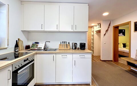 Sonne: Køkken Apparat, Køkken, Møbel, Indretning, Gulvbelægning, Større Bandage, Countertop, Etage, Træ, Cabinetry