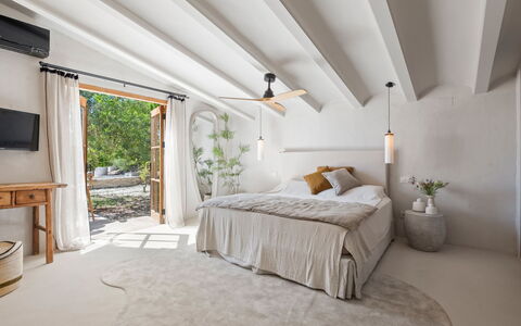 Prana: Loft, Indretning, Gulvbelægning, Etage, Soveværelse, Belysning, Hjem, Møbel, Seng, Værelse