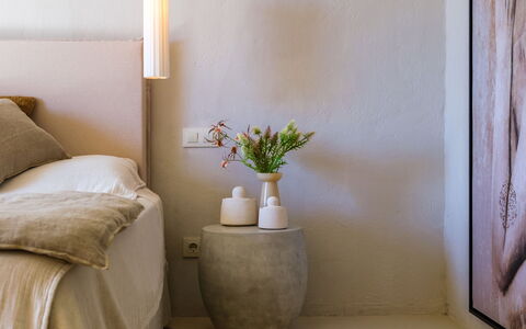 Prana: Indretning, Værelse, Blomsterkrukke, Naturmateriale, Lysarmatur, Sengetøj, Stueplante, Vase, Keramisk, Lampe
