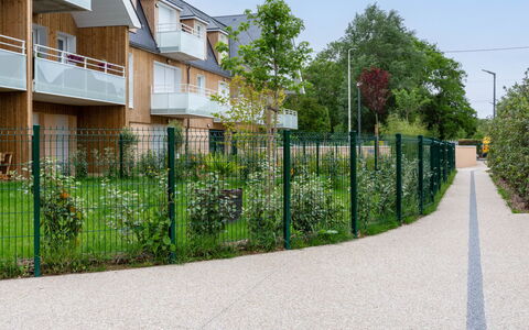 Opaline: Udvej, Svømmepøl, Estate, Skygge, Landscaping, Eco Hotel, Hotel, Villa