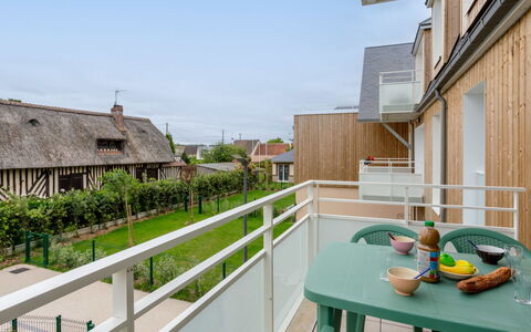 Opaline: Udvej, Svømmepøl, Estate, Skygge, Landscaping, Eco Hotel, Hotel, Villa