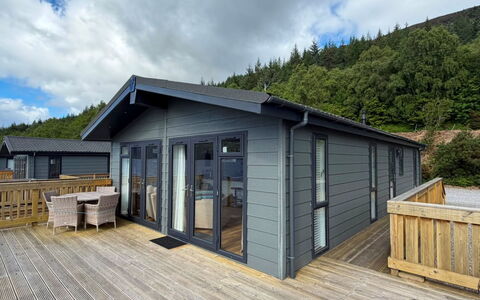 Loch Ness Hamptons Lodge: Udvej, Svømmepøl, Estate, Skygge, Landscaping, Eco Hotel, Hotel, Villa