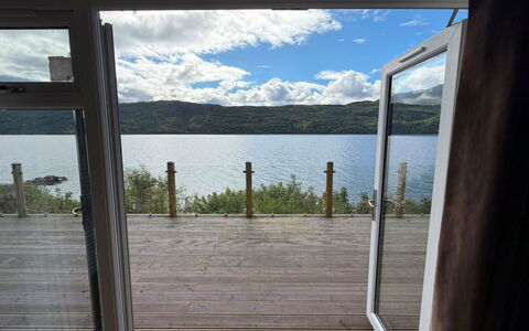 Loch Ness Hamptons Lodge: Udvej, Svømmepøl, Estate, Skygge, Landscaping, Eco Hotel, Hotel, Villa