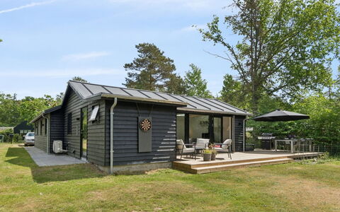 Ion - 750M from the Sea: Tag, Hjem, Sommerhus, Hus, Sidespor, Garden Bygninger, Stuehus, Lawn, Veranda, Gård